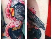 Татуировка чайка на предплечье