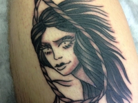 Татуировка девушка в петле