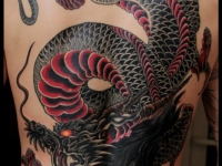 Татуировка дракон на спине