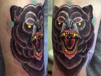 Татуировка медведь на плече