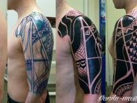 Татуировка узор на плече