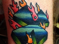 Татуировка крест в огне