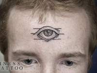 Татуировка глаз на лбу