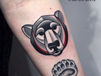 Татуировка голова и стопа медведя