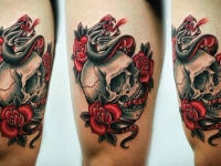 Татуировка череп в цветах