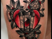 Татуировка сердце с лампой