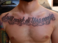 Татуировка надпись на груди