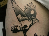 Татуировка орла на плече