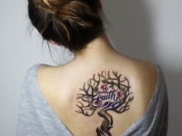 Татуировка дерево на спине
