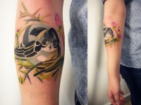 Татуировка птица на предплечье