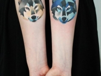 Татуировка волк на предплечье