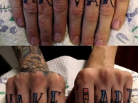 Татуировка буквы на пальцах