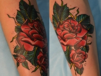 Татуировка розы на предплечье