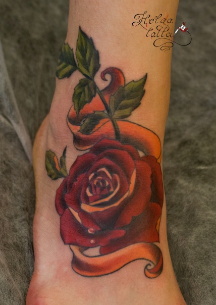 old school tattoo тату на ноге розы и ленты