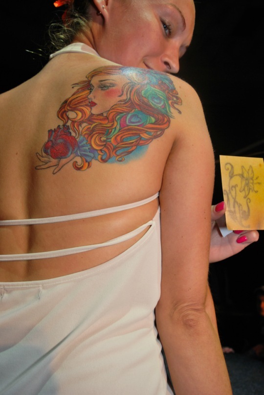 татуировка old scholl tradition tattoo helga hagen ласточка розы тётя девушка