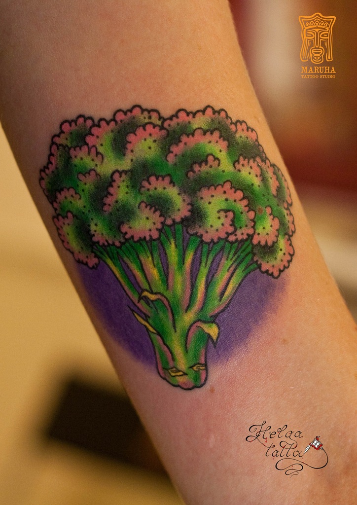 олд скул тату neo traditional tattoo капуста vegan на руке цветная женская вегетарианская татуировка