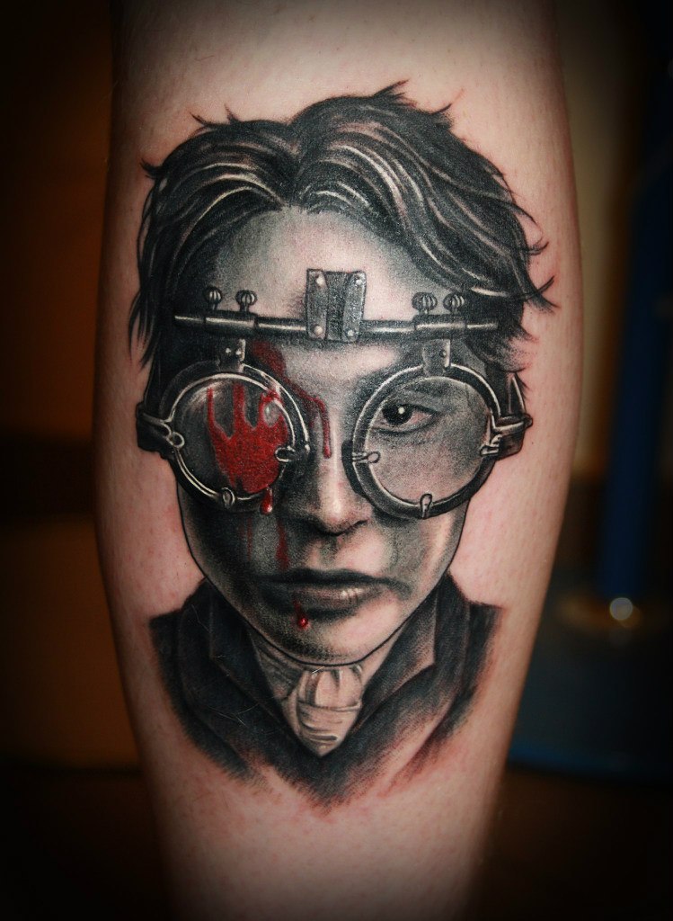 Художественная татуировка портрет Джони Депа из фильма "Сонная лощина".