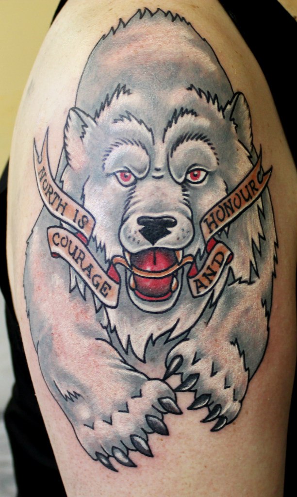 Художественная татуировка "Белый медведь". Мастер Евгений Химик.