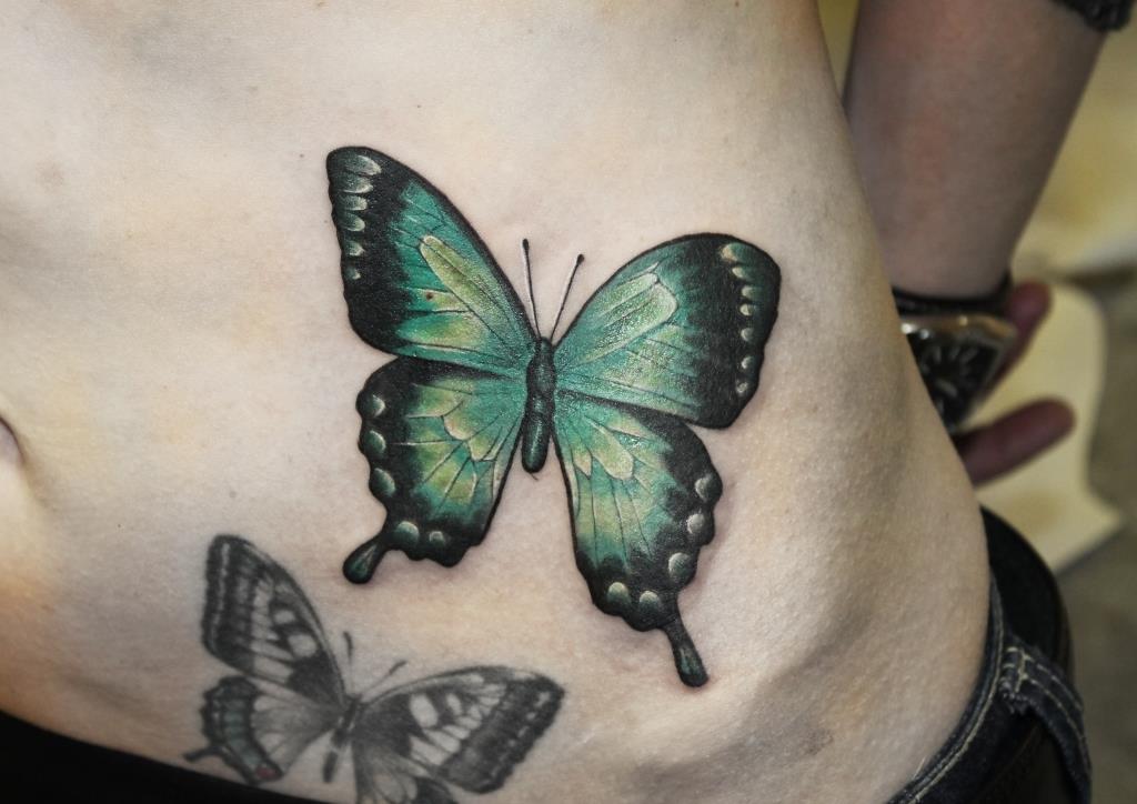 Художественная татуировка "Бабочка" от нашего мастера Паши Заволока