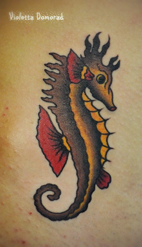 Татуировка морской конек. Мастер Виолетта Доморад