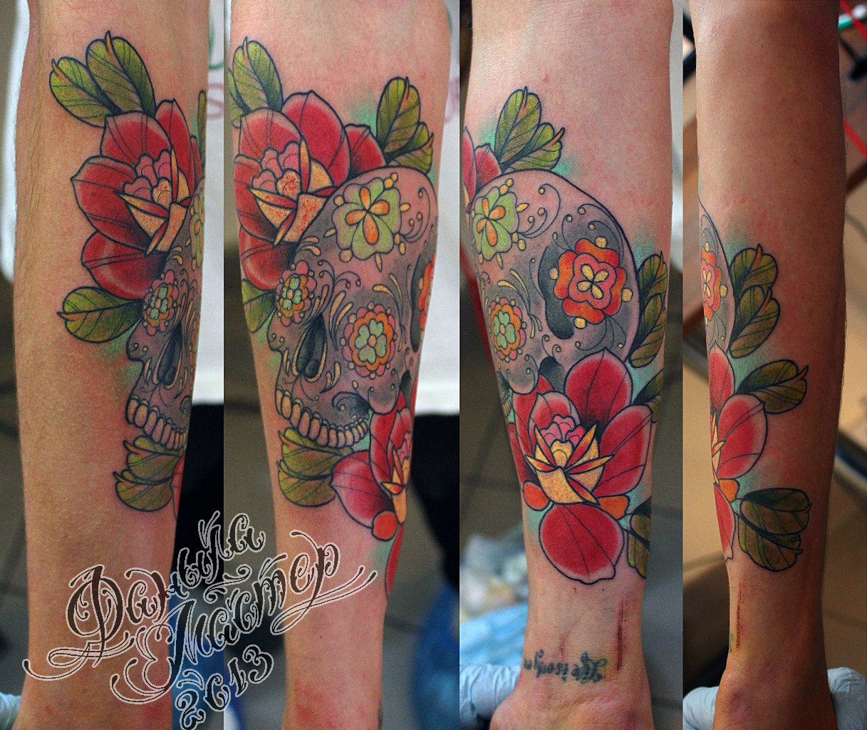 Художественная татуировка "Череп с розами" от Данилы - мастера.