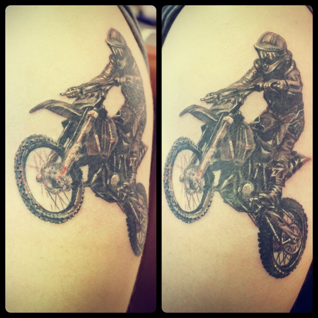 Татуировка мотоциклист.