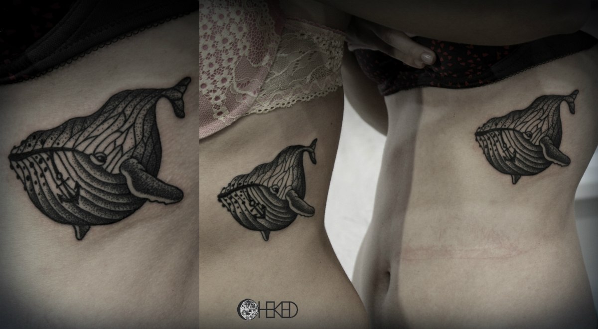 Художественная парная татуировка «Кит». Мастер Алиса Чекед.