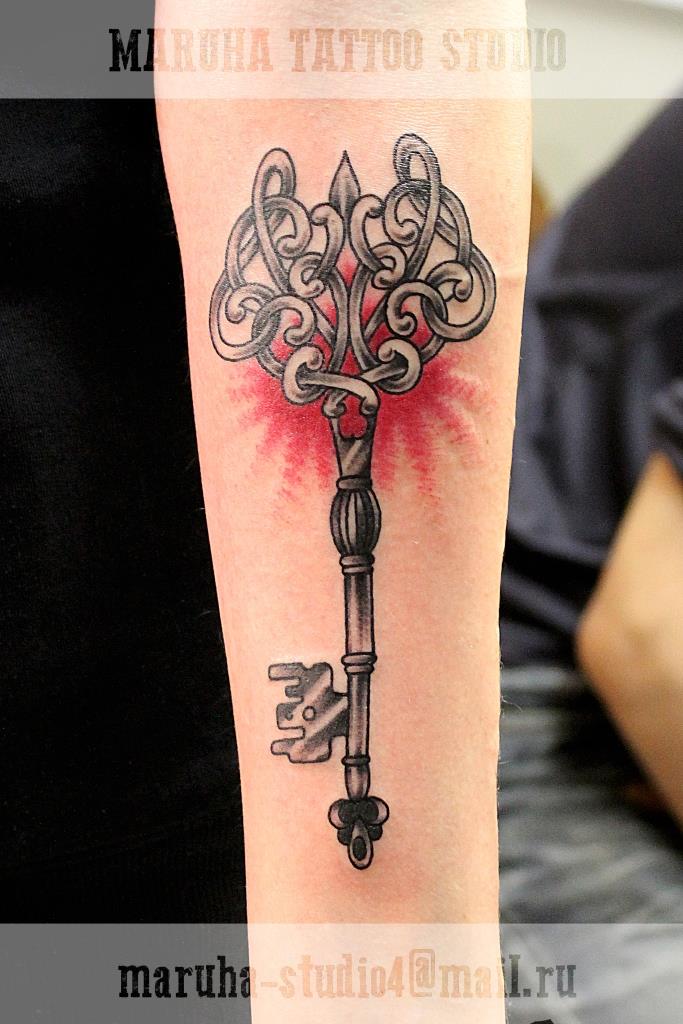 Художественная татуировка "Ключ". Мастер Валера Моргунов.