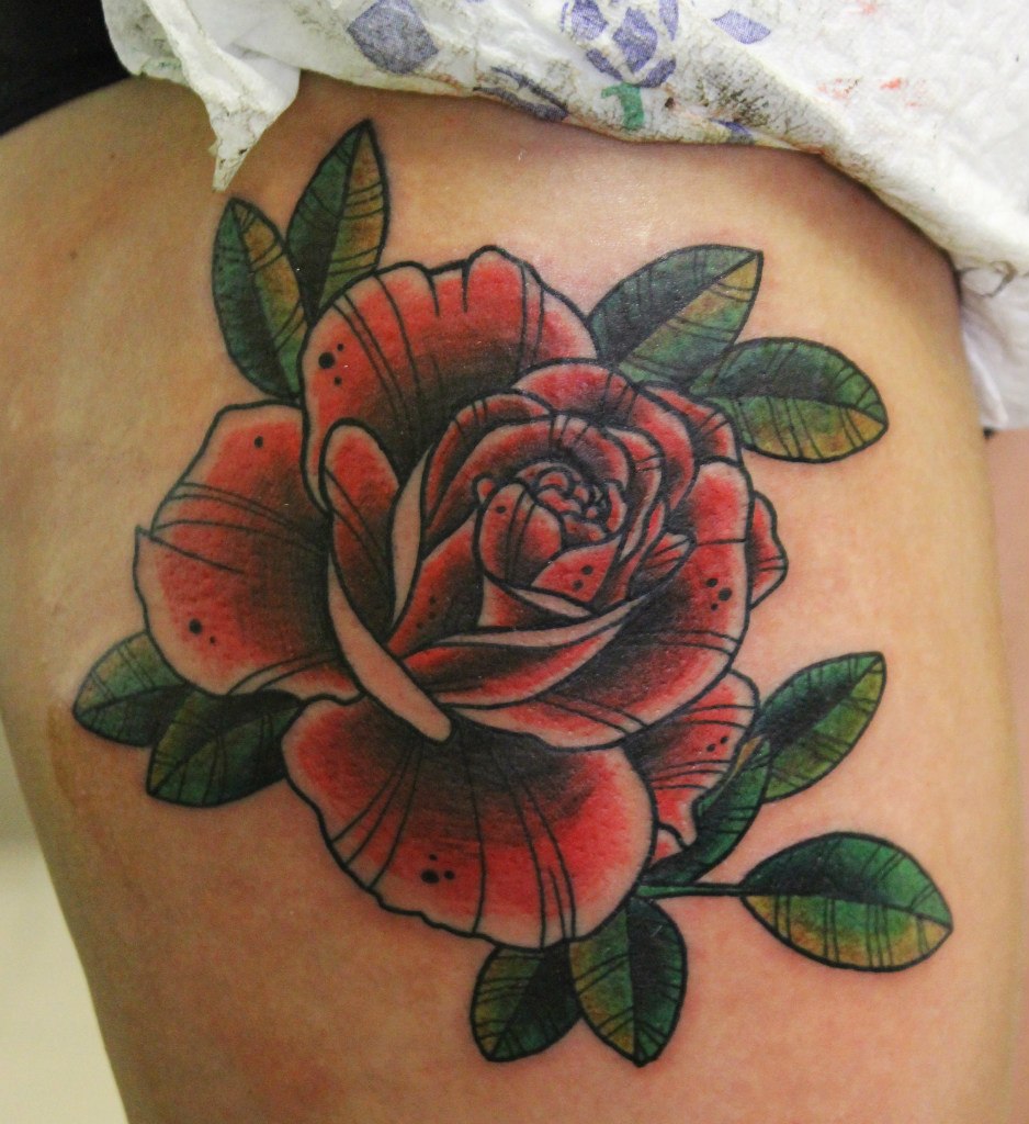 Художественная татуировка "Роза" от мастера Андрея Бойцева.