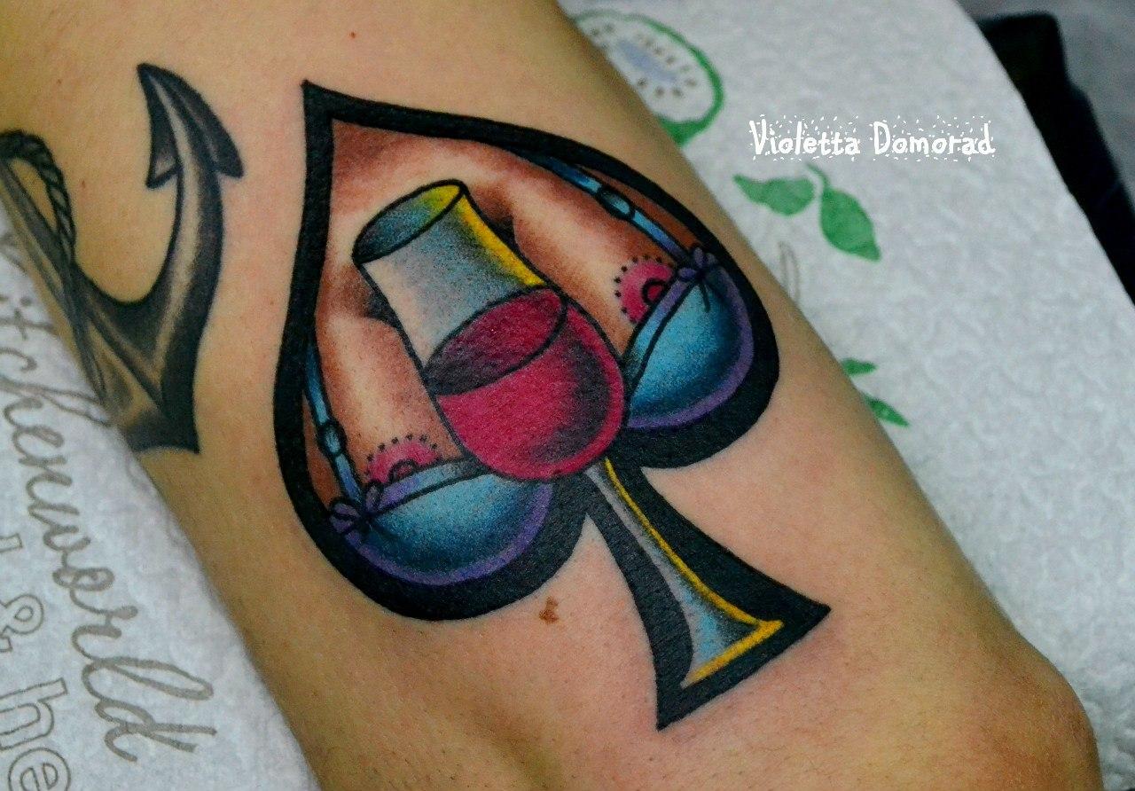 Татуировка пики. Расположена на руке. Мастер Виолетта Доморад.