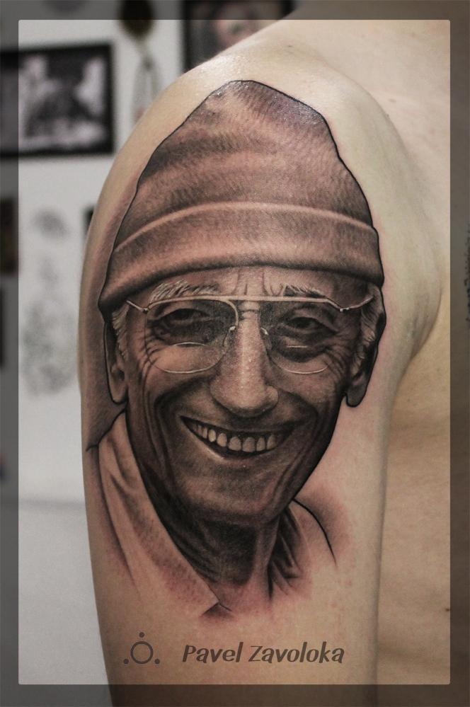 Художественная татуировка - портрет «Жак-Ив Кусто.». Мастер Павел Заволока.