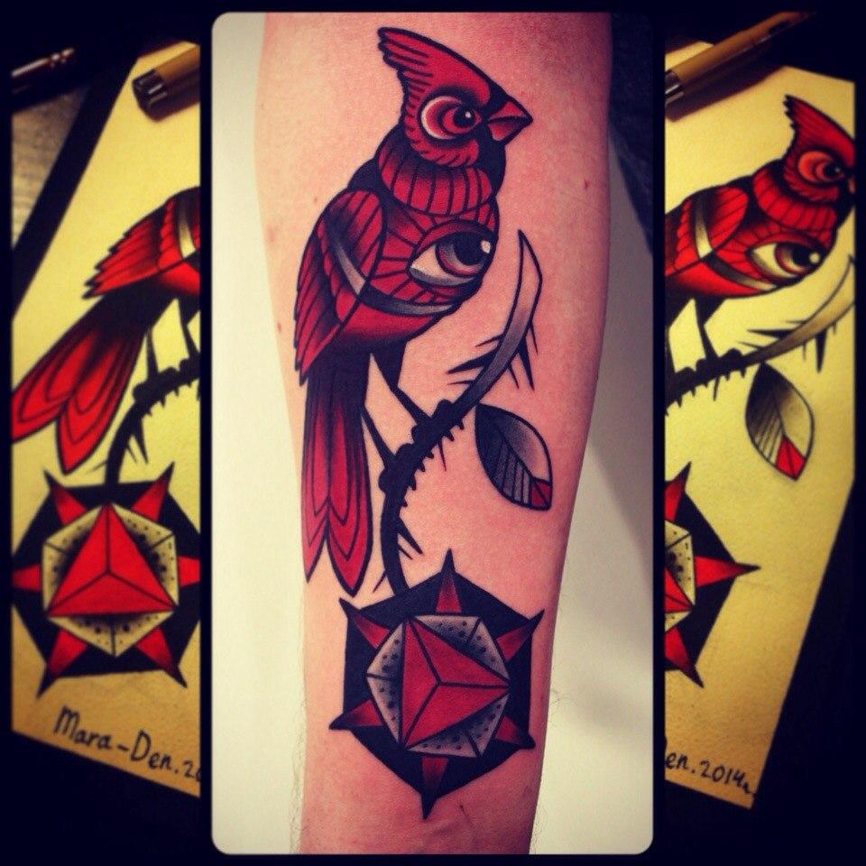 Художественная татуировка «Птица кардинал». Мастер Денис Марахин.
