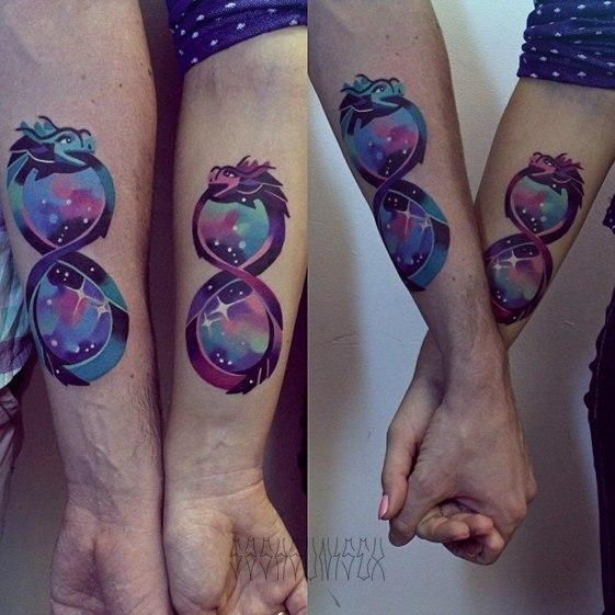 Художественная татуировка "Уроборос" от мастера Саши Unisex.