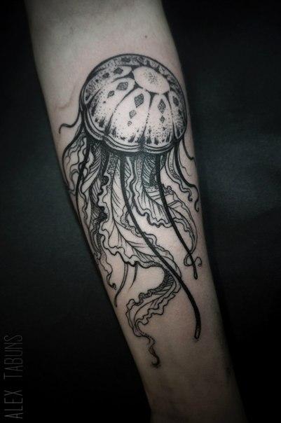 Художественная татуировка "Медуза". Мастер Саша Табунс.