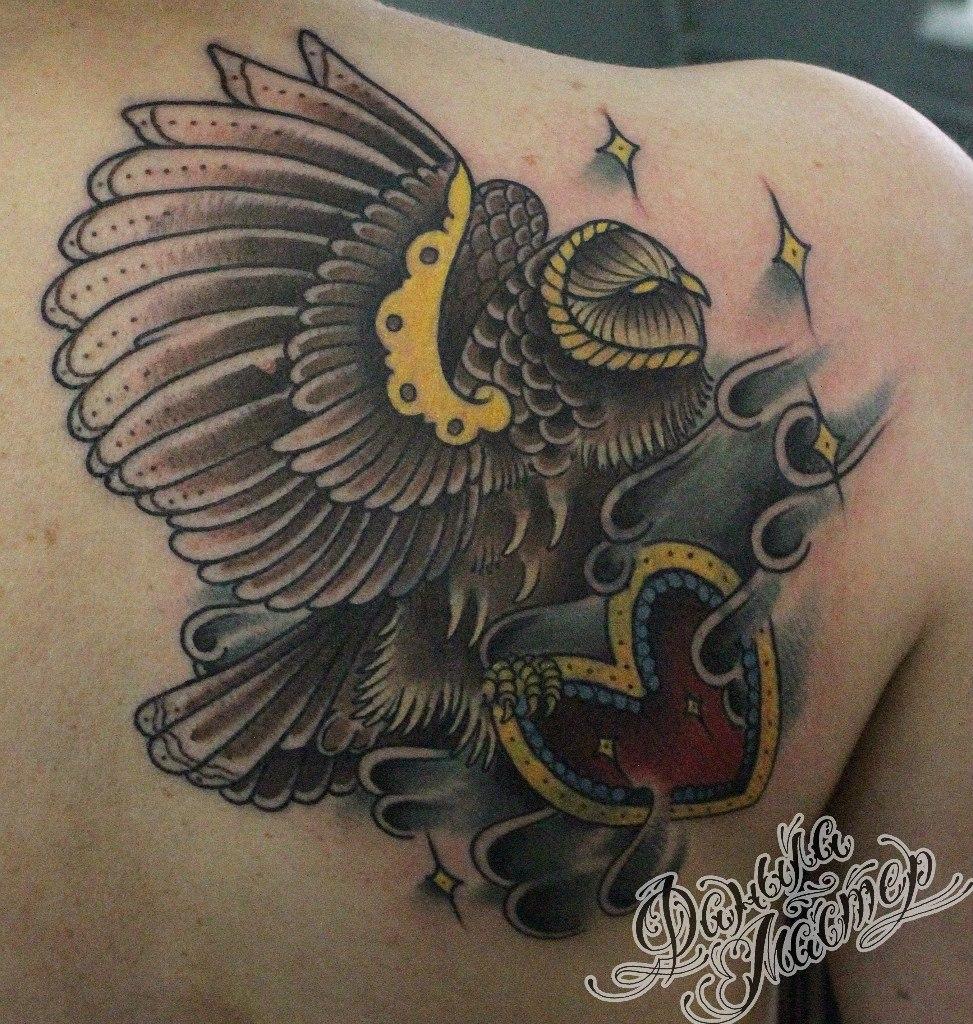 Перекрытие старой татуировки совой от Данилы-Мастера