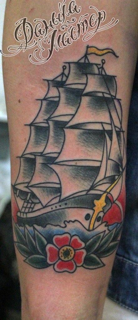 Художественная татуировка "Корабль" от Данилы-Мастера