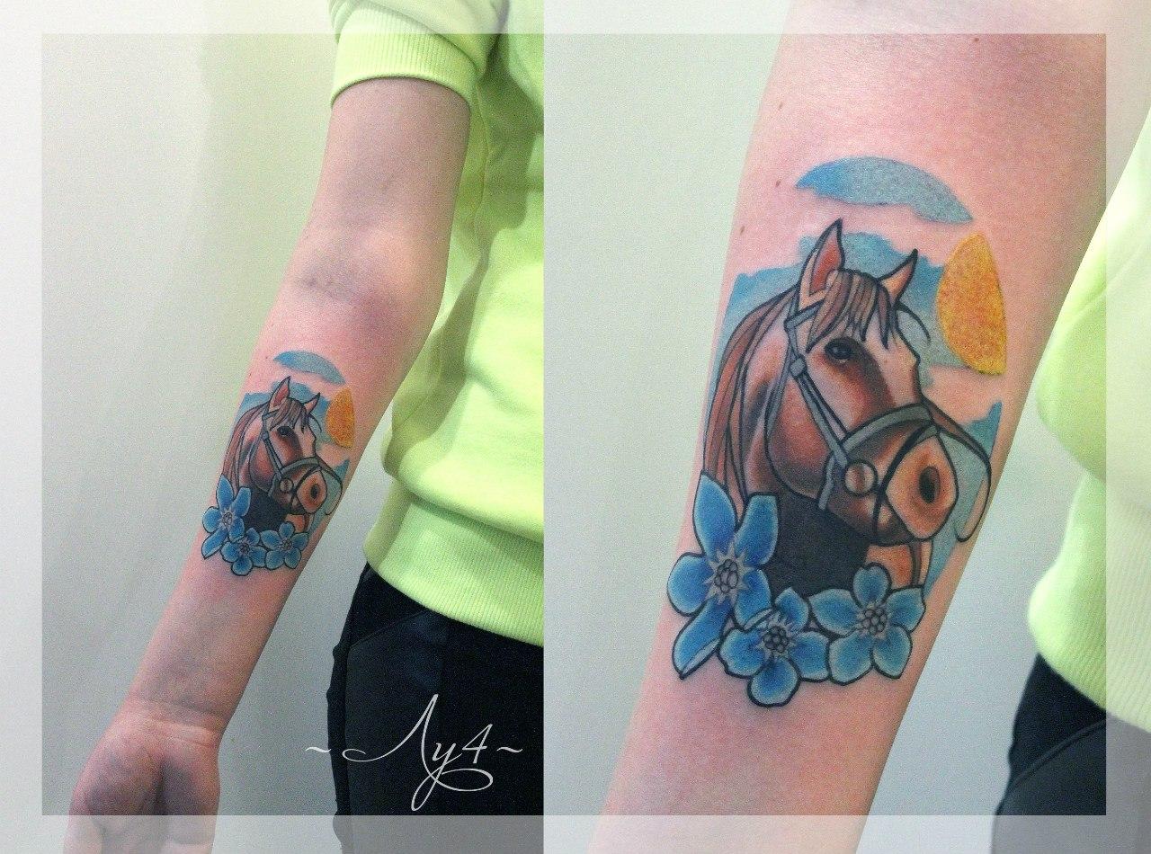 Художественная татуировка «Лошадь». Мастер Катя Луч.