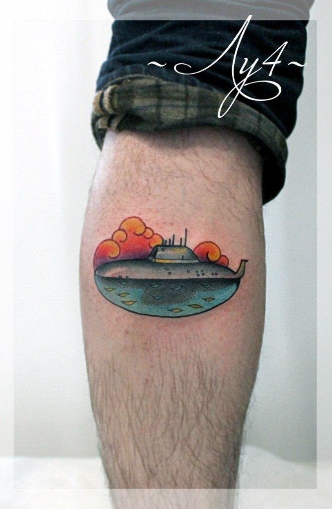 Художественная татуировка «Подводная лодка». Мастер Катя Луч.