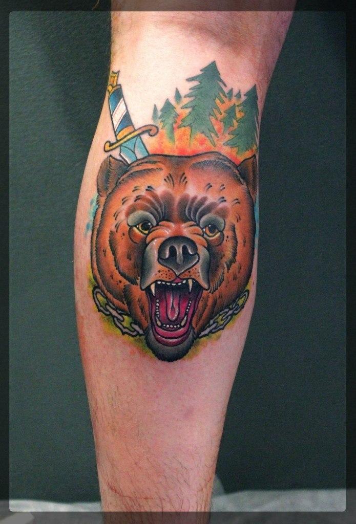 Художественная татуировка "Медведь". Мастер Александр Сода.