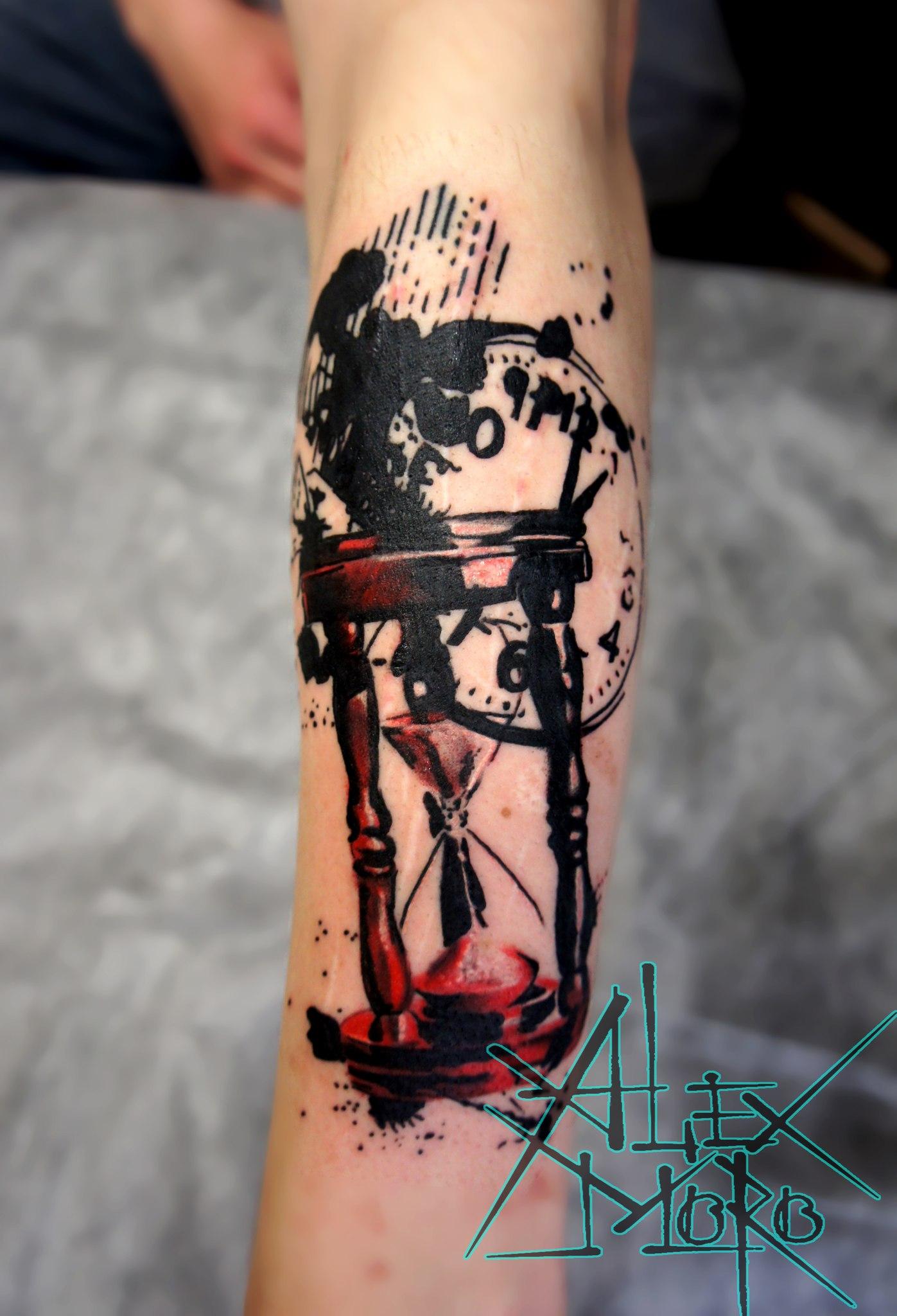 Художественная татуировка "Часы" от Александра Морозова