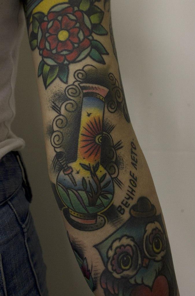 Зажившая работа "Бонг" от мастера художественной татуировки Вовы Snoop'a.