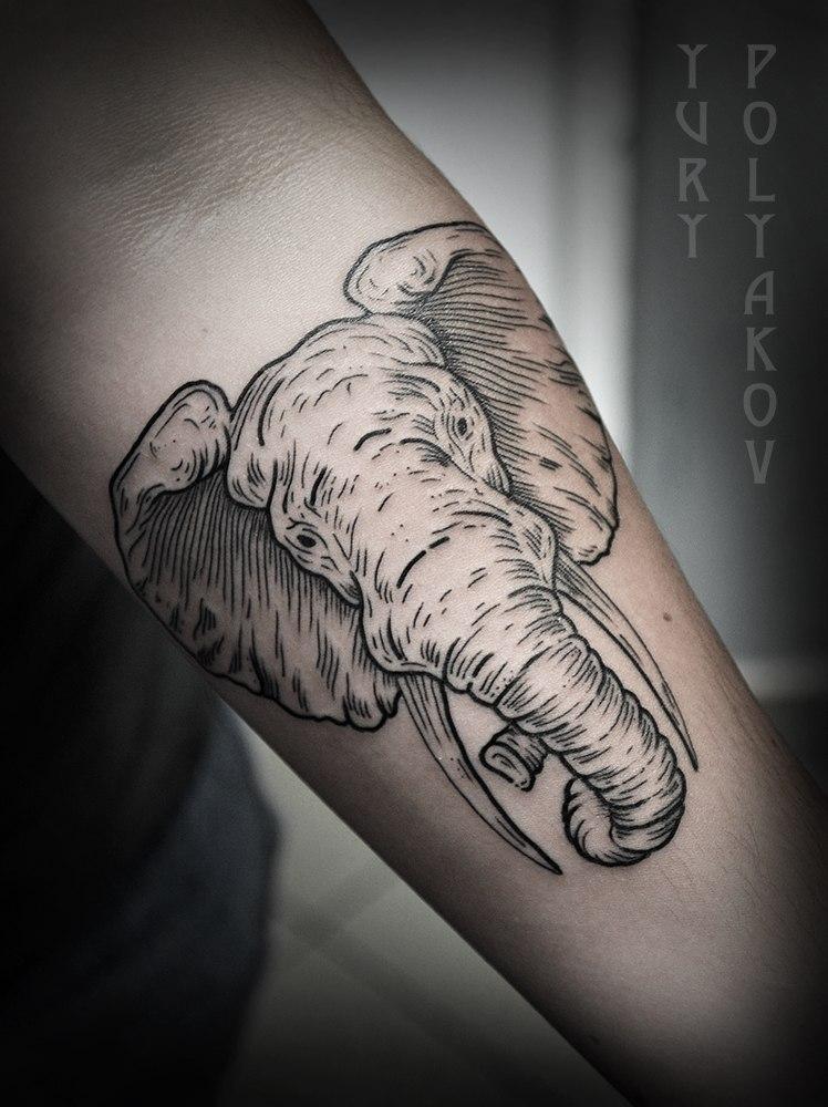 Художественная татуировка "Слон" от Юрия Полякова