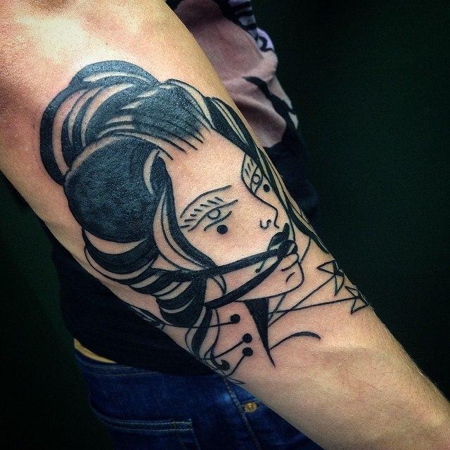Художественная татуировка "Девушка" от мастера Тани Lika.