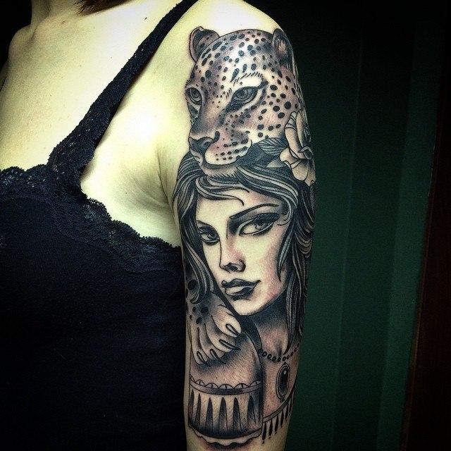 Художественная татуировка "Девушка с леопардом". Мастер Таня Lika.