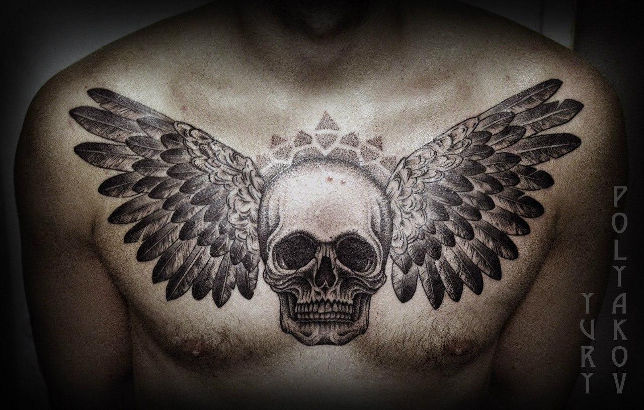 Художественная татуировка "Череп с крыльями" от Юрия Полякова