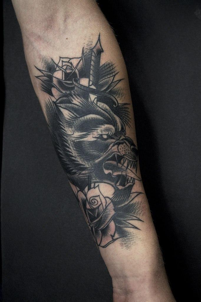 Художественная татуировка "Волк" от Вовы Snoop'a. Зажившая работа.