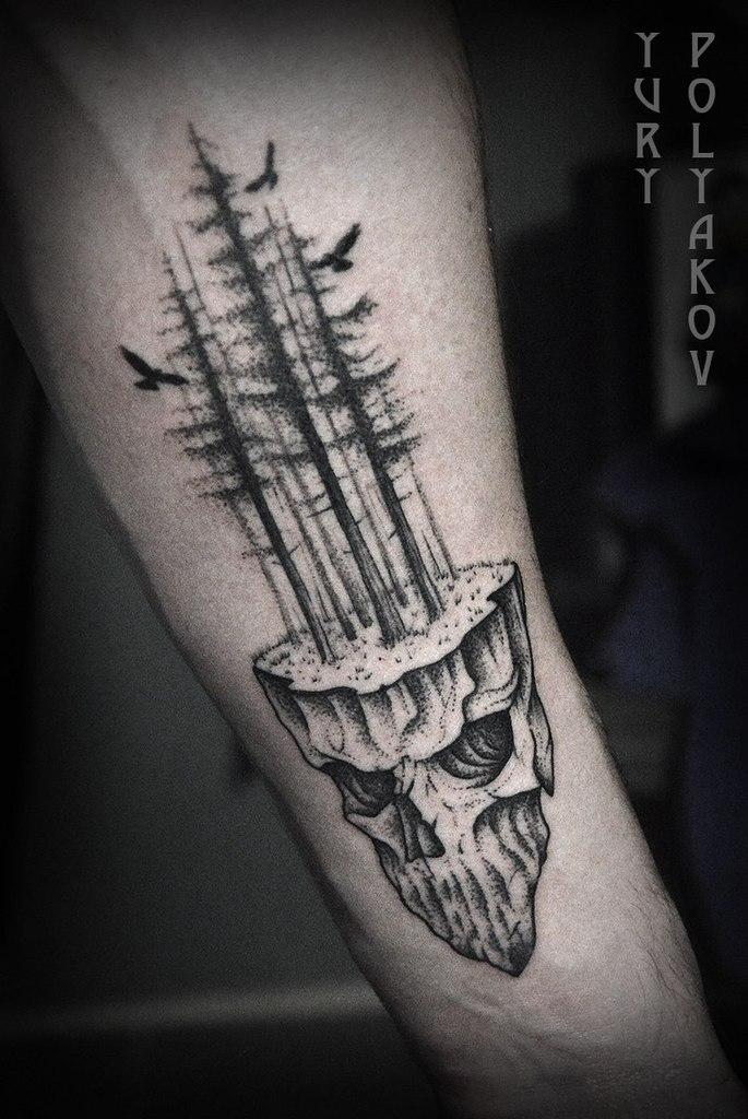 Художественная татуировка "Лес" от Юрия Полякова