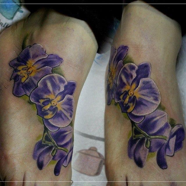 Художественная татуировка "Цветы". Мастер Мария Скляр.