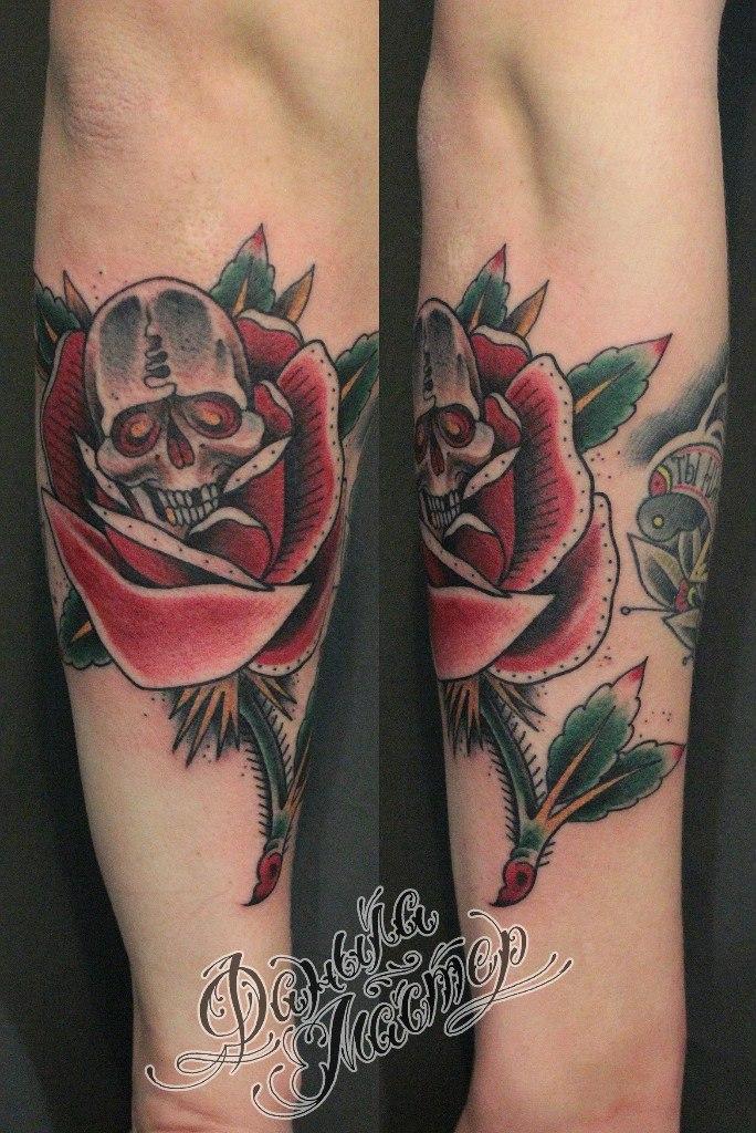 Художественная татуировка "Роза и череп" от Данилы-Мастера
