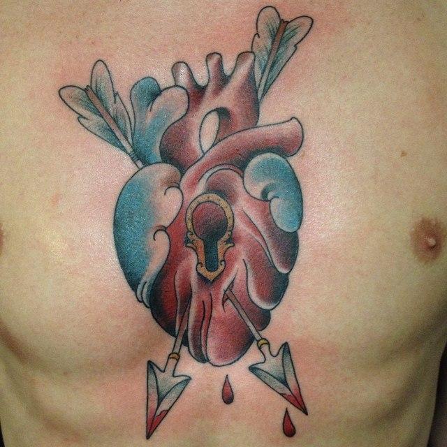 Художественная татуировка "Сердце" от Данилы-Мастера